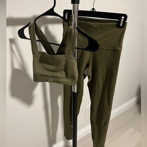 SET Active Leggings & Sports Bra Set